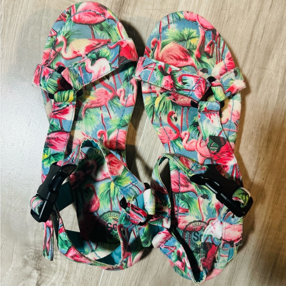Flamingo Beach summer sandals